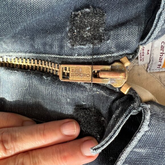 Carhartt Mens FR Traditional Jacket Size M Distressed Thrashed Wrecked Faded - Picture 13 of 16